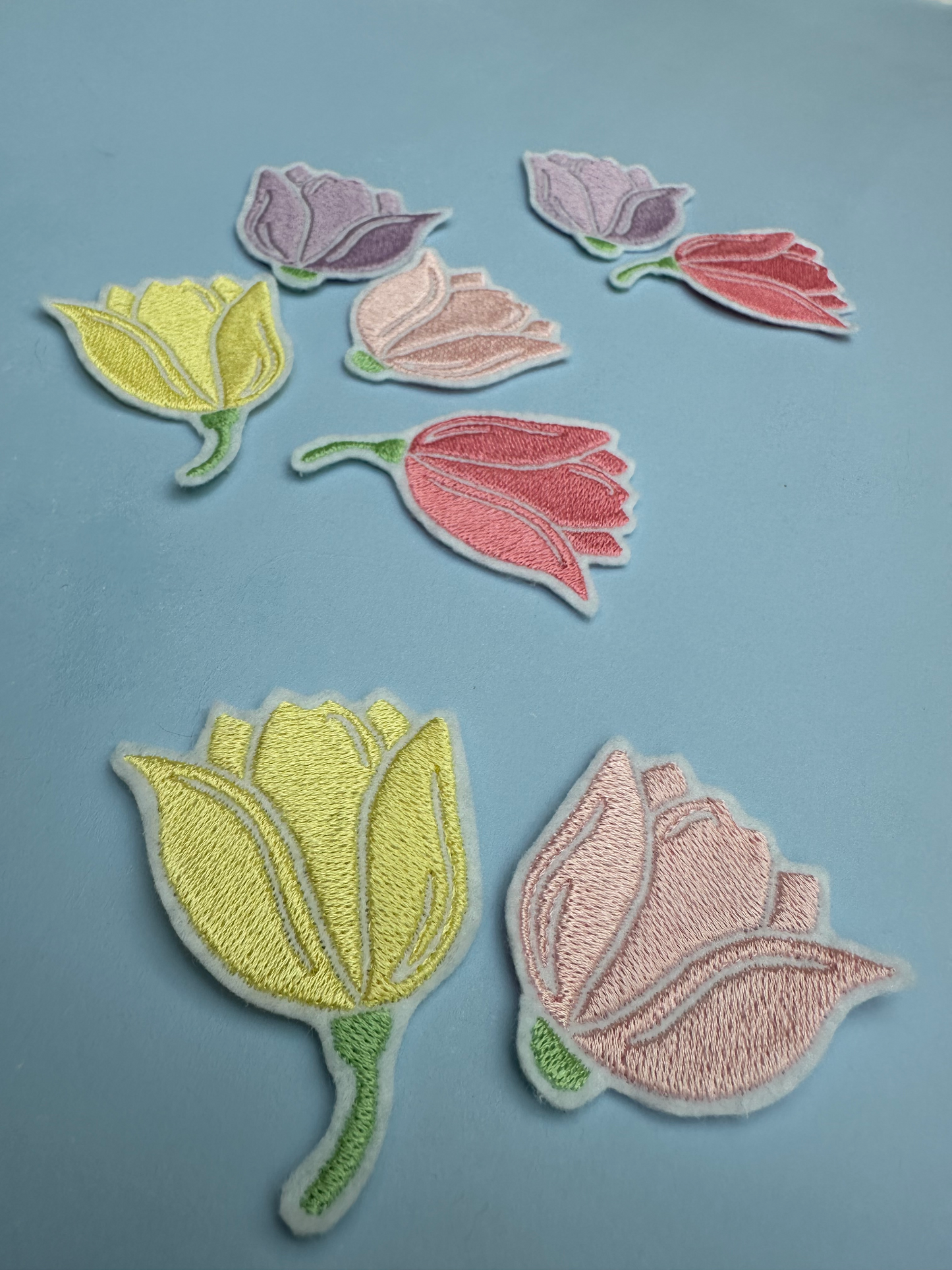 Tulipan broderi - lysegul m. stilk