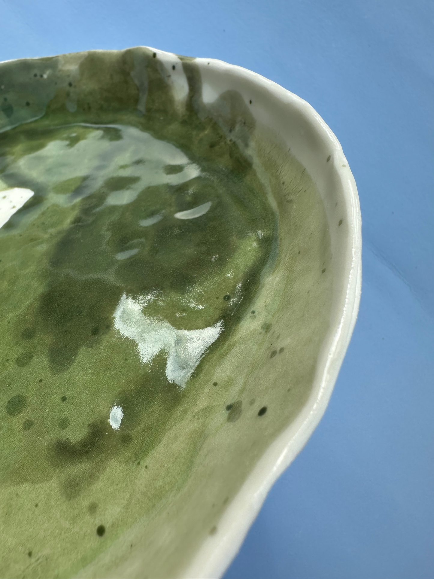 Porcelænsfad med firkløver