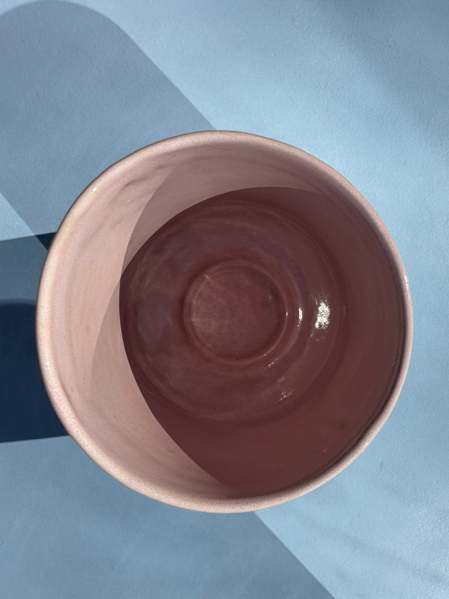 Lyserød changerende cylinder kop