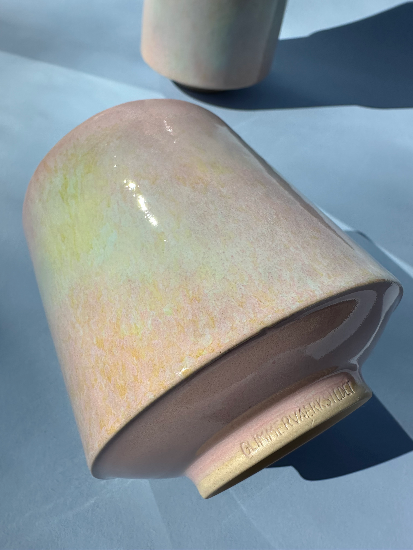 Lyserød changerende cylinder kop