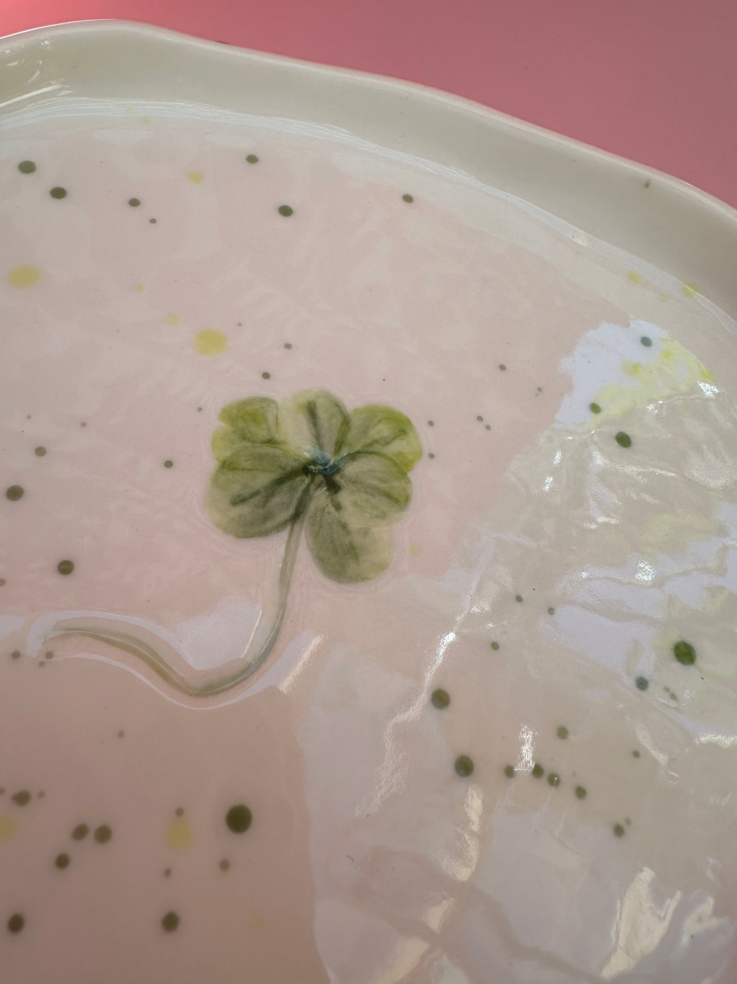 Porcelænsfad med aftryk fra 6-kløver #1