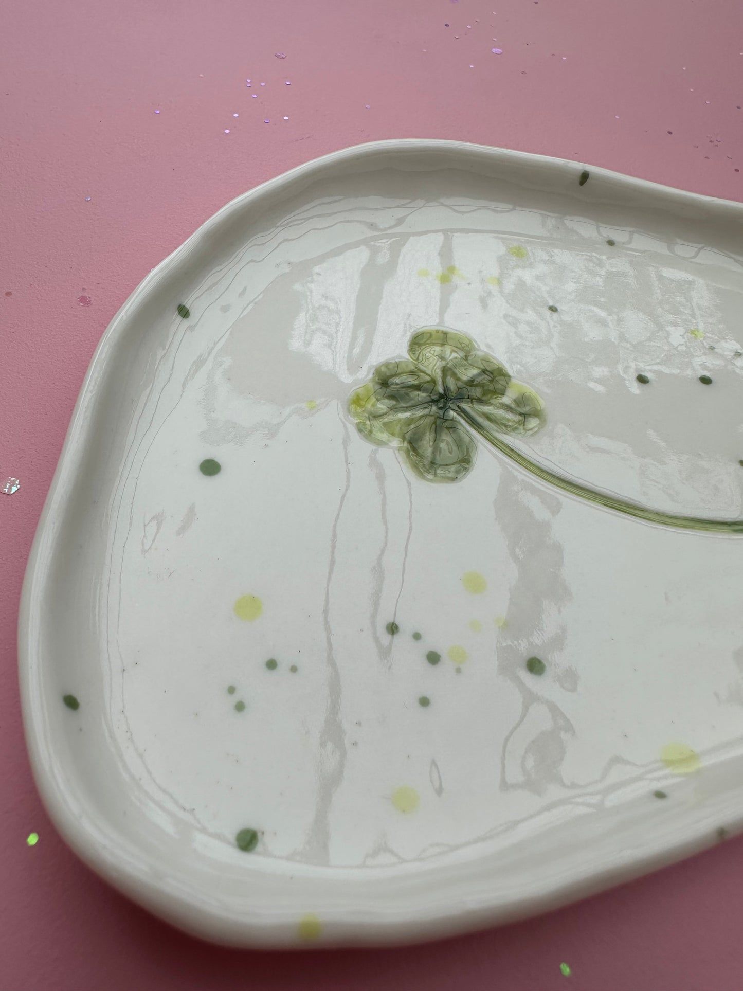 Porcelænsfad med aftryk fra 6-kløver #13