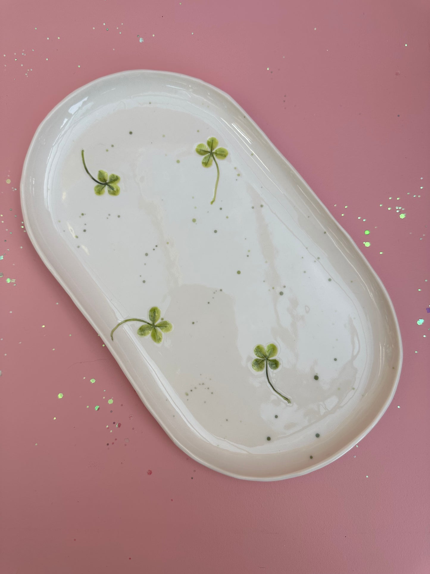 Porcelænsfad med aftryk fra firkløver #5