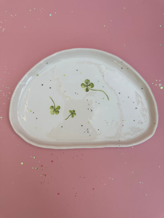 Porcelænsfad med aftryk fra firkløver #3