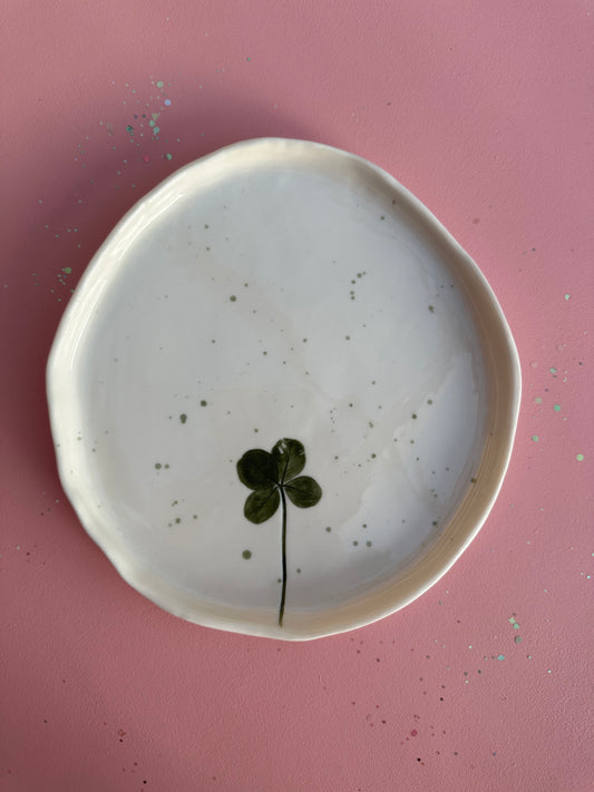 Porcelænsfad med aftryk fra firkløver #9