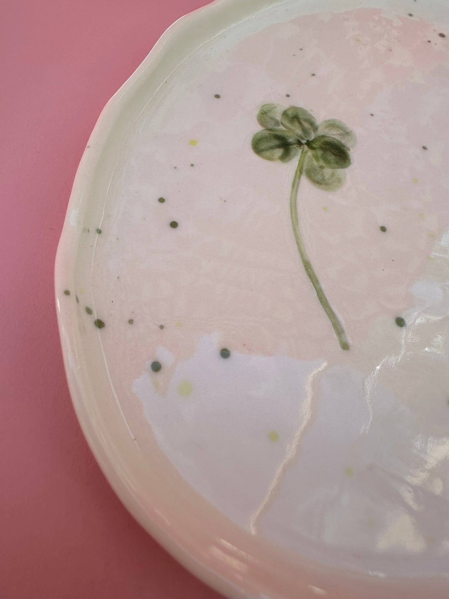 Porcelænsfad med aftryk fra 6-kløver #6