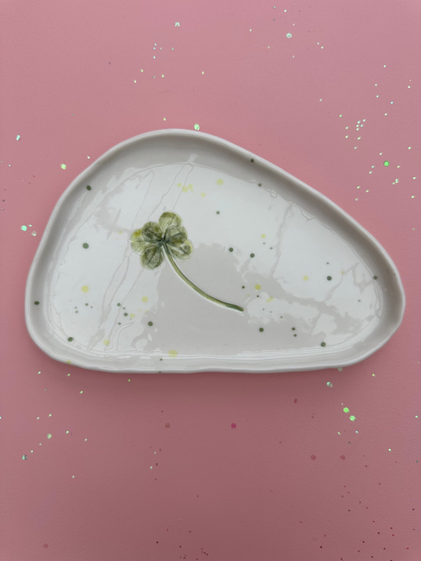 Porcelænsfad med aftryk fra 6-kløver #13